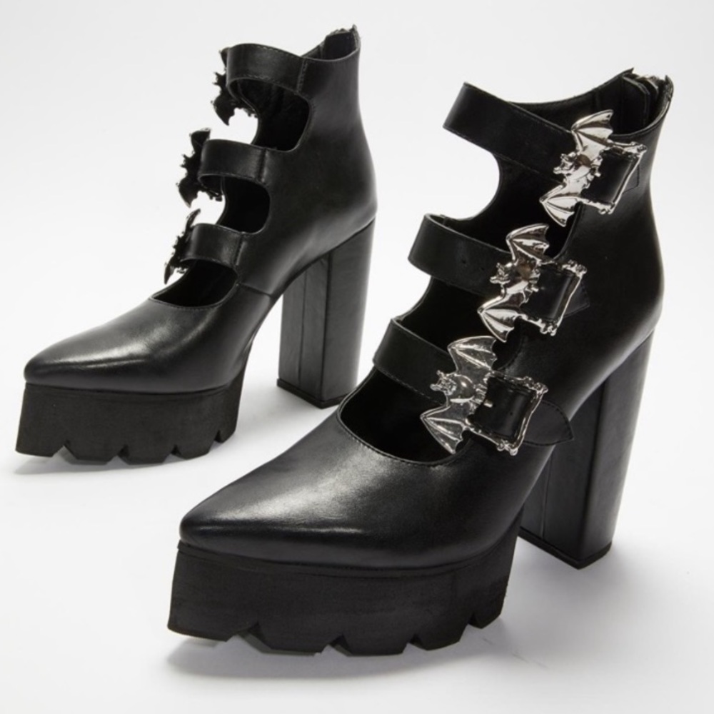 Dollskill platform heel boots